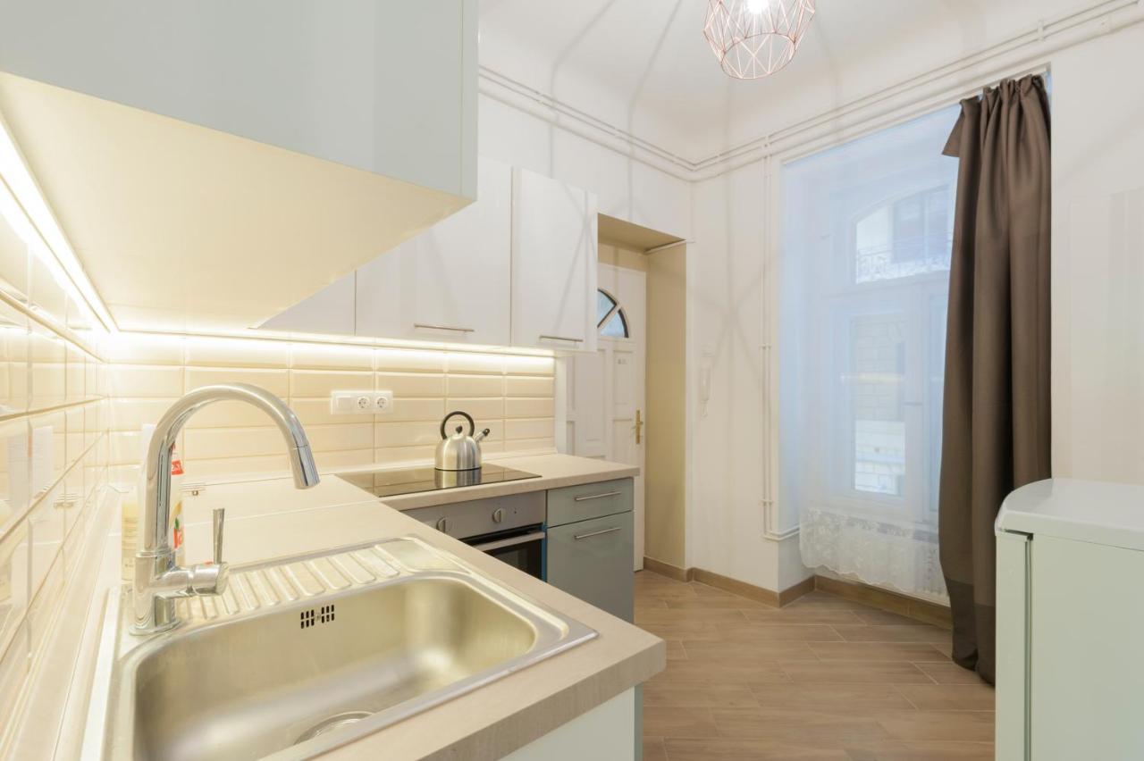Central Seven Erzsebet Krt Budapest Kültér fotó