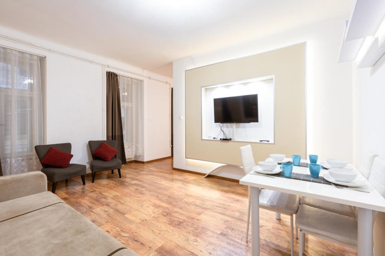 Central Seven Erzsebet Krt Budapest Kültér fotó